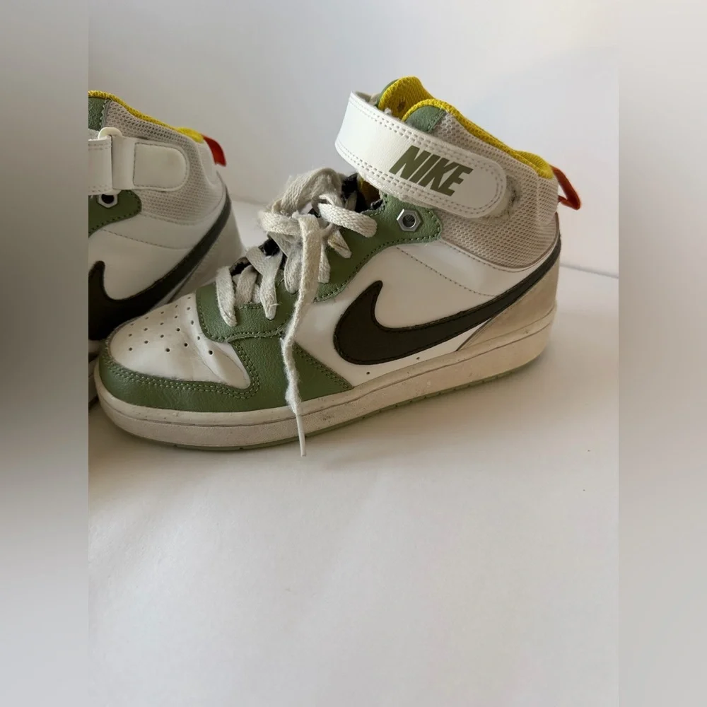 Nike Kids Sneakers - Green, White, and‎ Black
